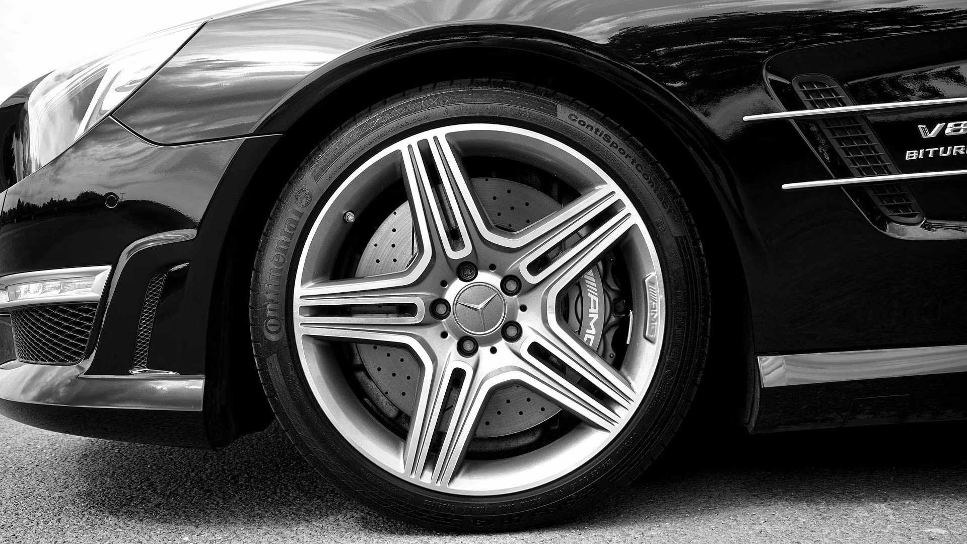 Different car wheel types compared for performance, braking and aesthetics