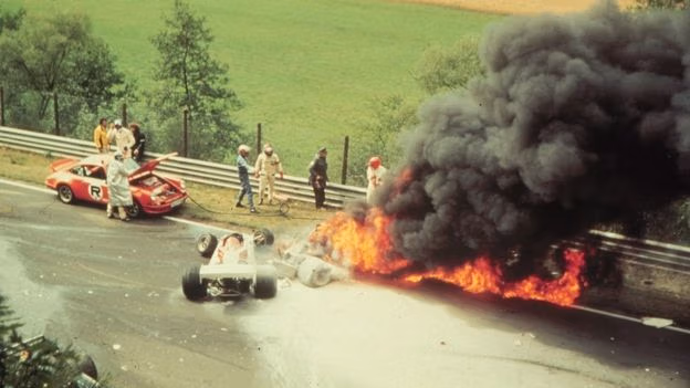 Niki Lauda în accidentul din 1976 — scenă a incidentului rutier historic